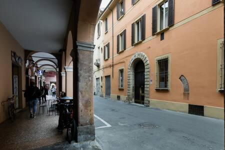 Red Appartamento Immerso Tra Le Mura Bolognesi Exterior foto